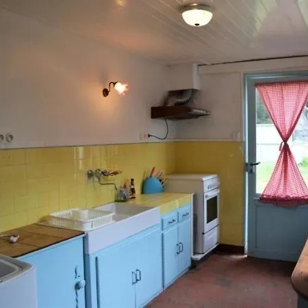 House 4 Personnes Noirmoutier : Maison De Vacances Pour 4 Personnes Dans Le Bois Des Eloux A L'epine. L'Epine (Vendee)
