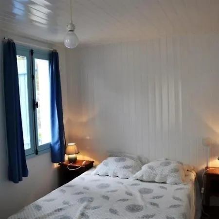 House 4 Personnes Noirmoutier : Maison De Vacances Pour 4 Personnes Dans Le Bois Des Eloux A L'epine. Casa de Férias *