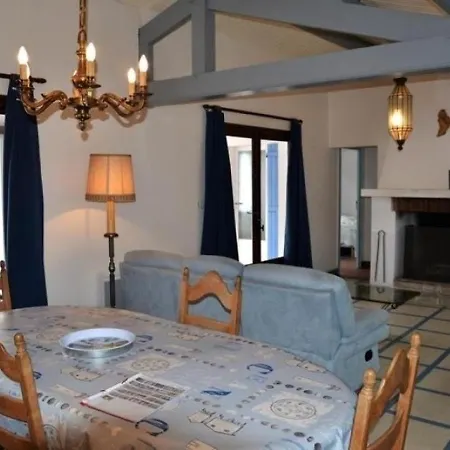 Casa de Férias House 4 Personnes Noirmoutier : Maison De Vacances Pour 4 Personnes Dans Le Bois Des Eloux A L'epine.