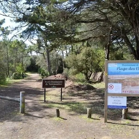 House 4 Personnes Noirmoutier : Maison De Vacances Pour 4 Personnes Dans Le Bois Des Eloux A L'epine. *
